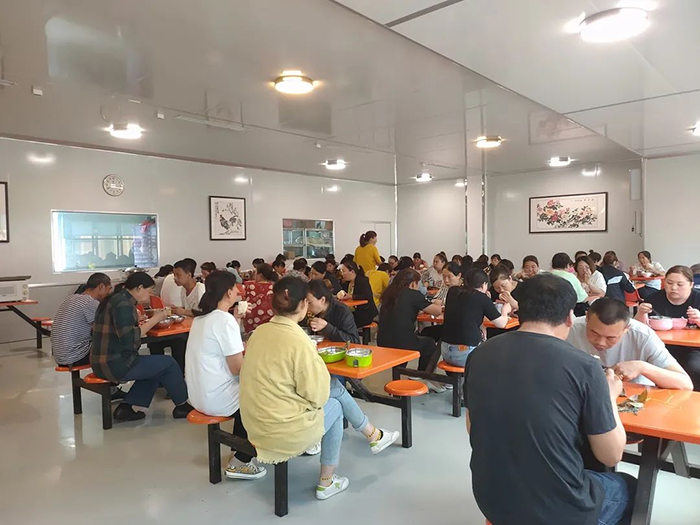 悠悠粽香飄幸福，濃情端午暖人心